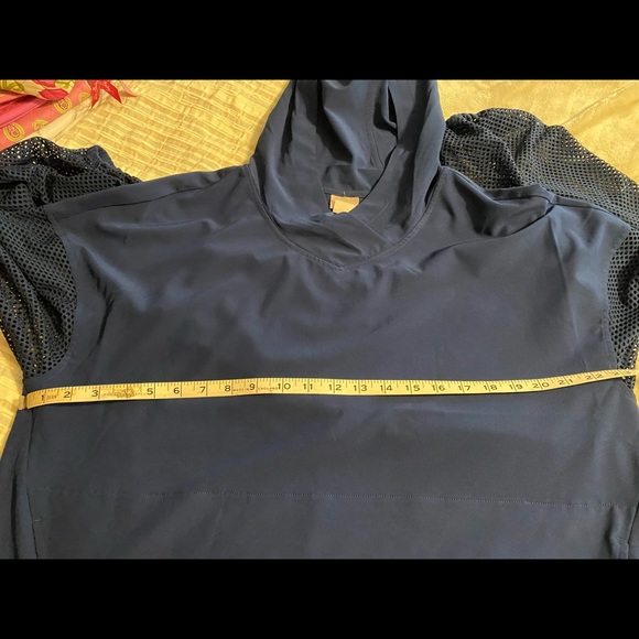 Hooded pullover - Picture 2 of 4